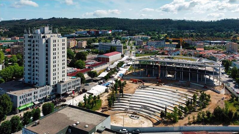Zona da Casa da Democracia e da futura Praça de Democracia, em Valongo, em construção